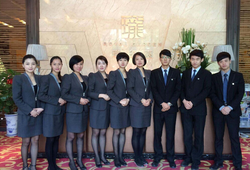 職業(yè)裝定制成功案例集體照 職業(yè)裝定制成功案例集體照