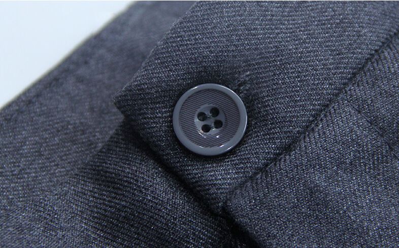 新款女士職業(yè)裝套裝定制紐扣細(xì)節(jié)圖 新款女士職業(yè)裝套裝定制紐扣細(xì)節(jié)圖