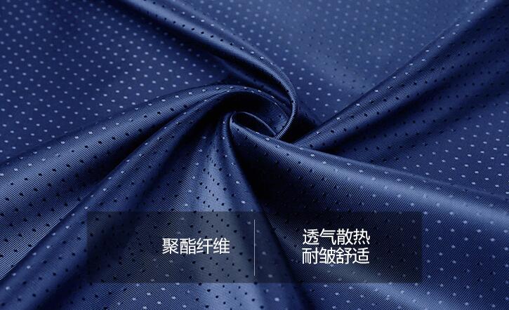休閑時尚男士藍色職業裝定制里布細節介紹 休閑時尚男士藍色職業裝定制里布細節介紹